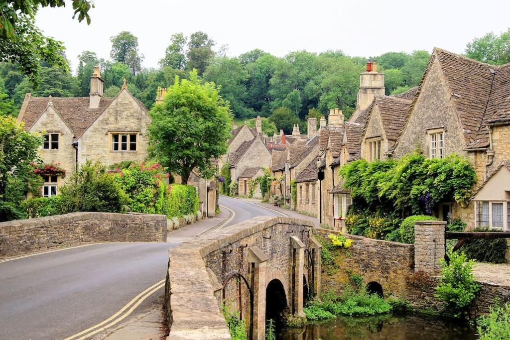 Cotswold Manor House - Country House Retreat With Hot Tub, Ideal For Large Groups Villa Petty France Exterior photo