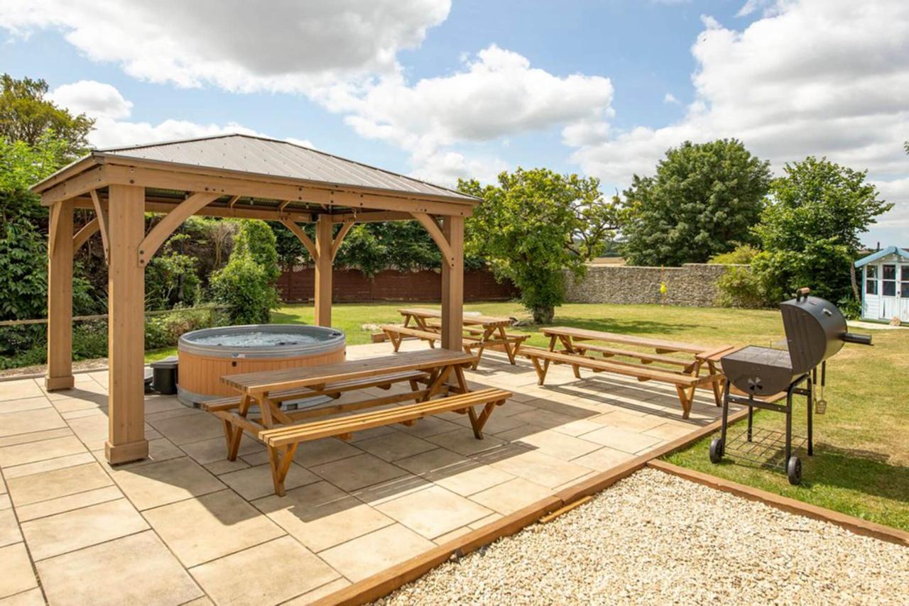 Cotswold Manor House - Country House Retreat With Hot Tub, Ideal For Large Groups Villa Petty France Exterior photo