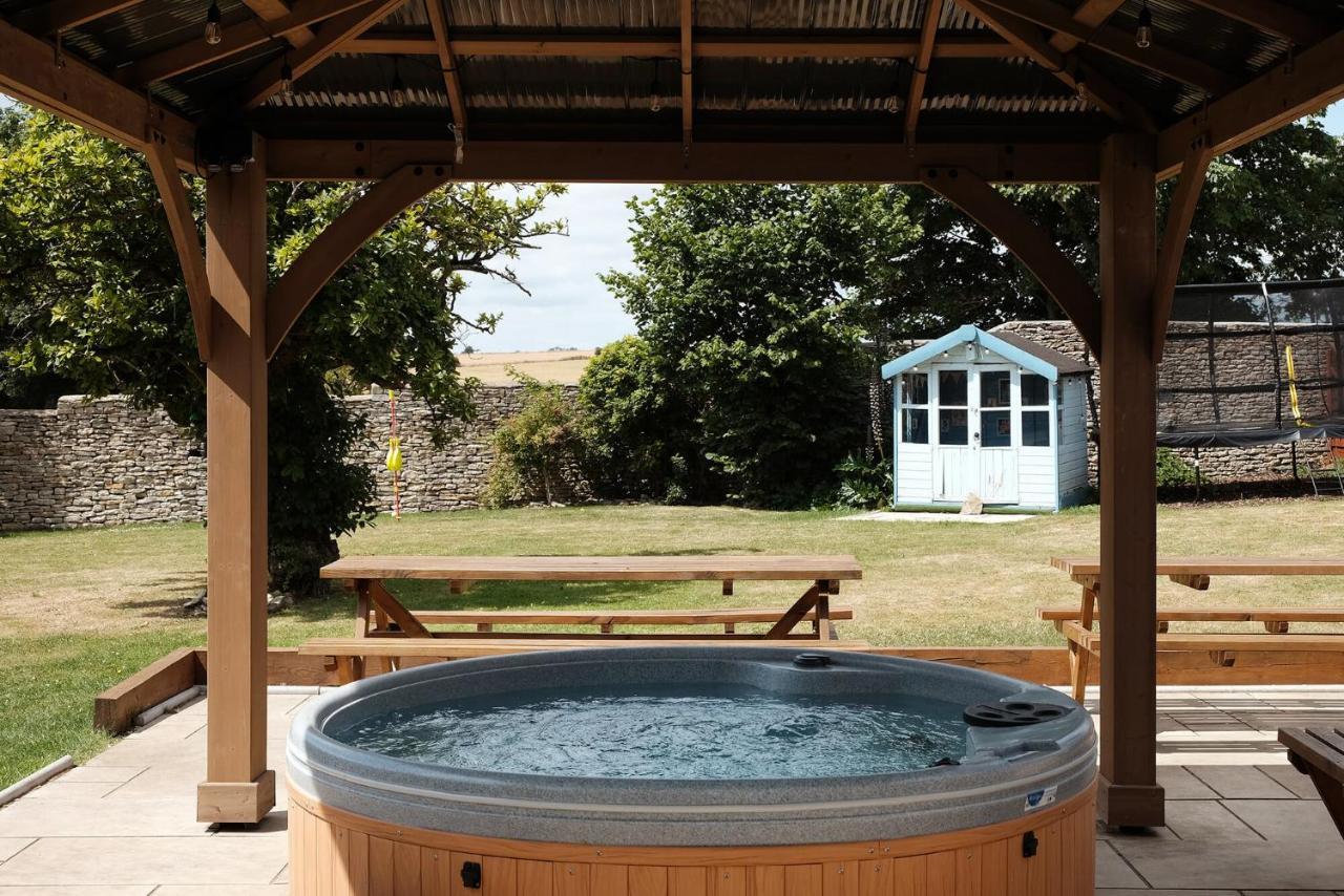 Cotswold Manor House - Country House Retreat With Hot Tub, Ideal For Large Groups Villa Petty France Exterior photo